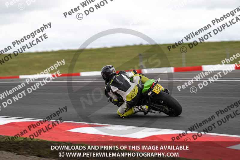 cadwell no limits trackday;cadwell park;cadwell park photographs;cadwell trackday photographs;enduro digital images;event digital images;eventdigitalimages;navarra;no limits trackdays;peter wileman photography;racing digital images;trackday digital images;trackday photos